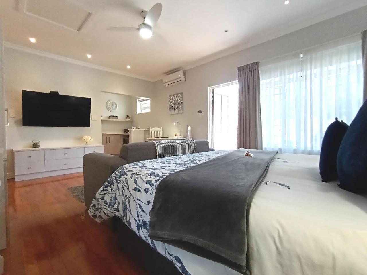 Bed and Breakfast On The Bay Port Elizabeth Esterno foto